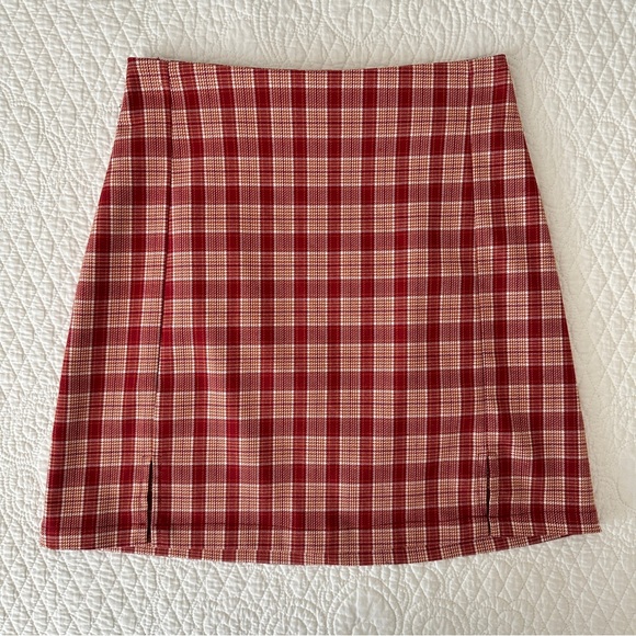 Brandy Melville John Galt Cara Plaid Mini Skirt Red - Picture 3 of 12